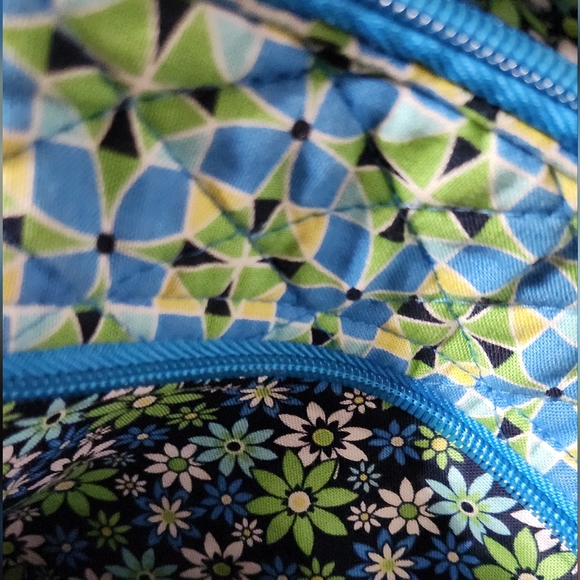 VERA BRADLEY: Daisy 🌻 CROSSBODY BAG & WALLET Both pieces!💙 MATCHING, RARE SET - Picture 3 of 16